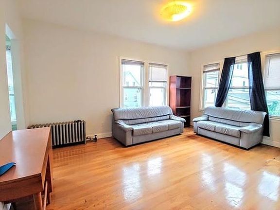 4th image of 27 Elmwood Park APT 2