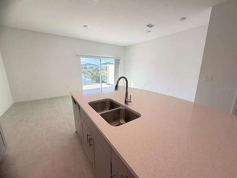 2212 Portrait St — Photo 25