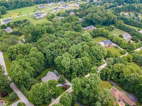2nd image of 2520 Chestnut Woods Ct
