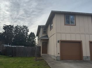 2430 E Whiteaker Ave, Cottage Grove, OR 97424