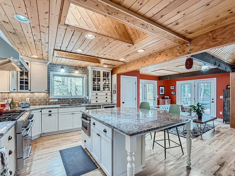 574 N Cedar Brook Rd — Photo 2