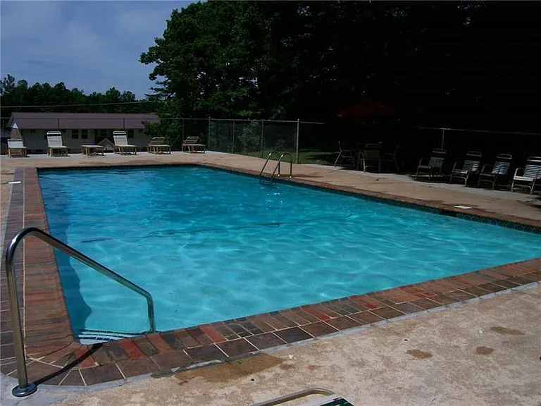 1235 Riverside Dr #F6 — Photo 32