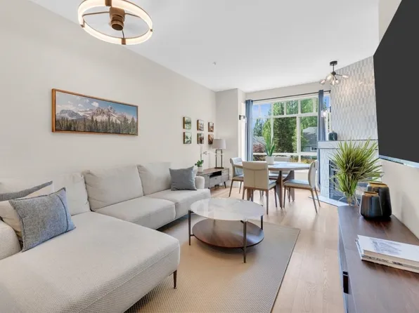 630 Roche Point Dr #303, North Vancouver, BC V7H 3A1