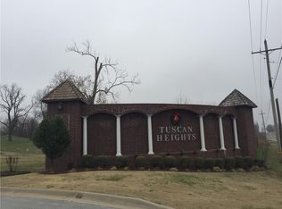 105 Corsica St, Lowell, AR 72745