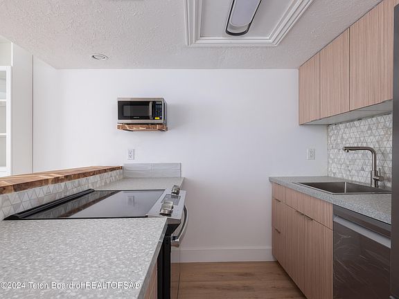 4th image of 70 2nd East St S #7