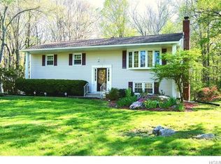 3 Quincy Rd, Putnam Valley, NY 10579