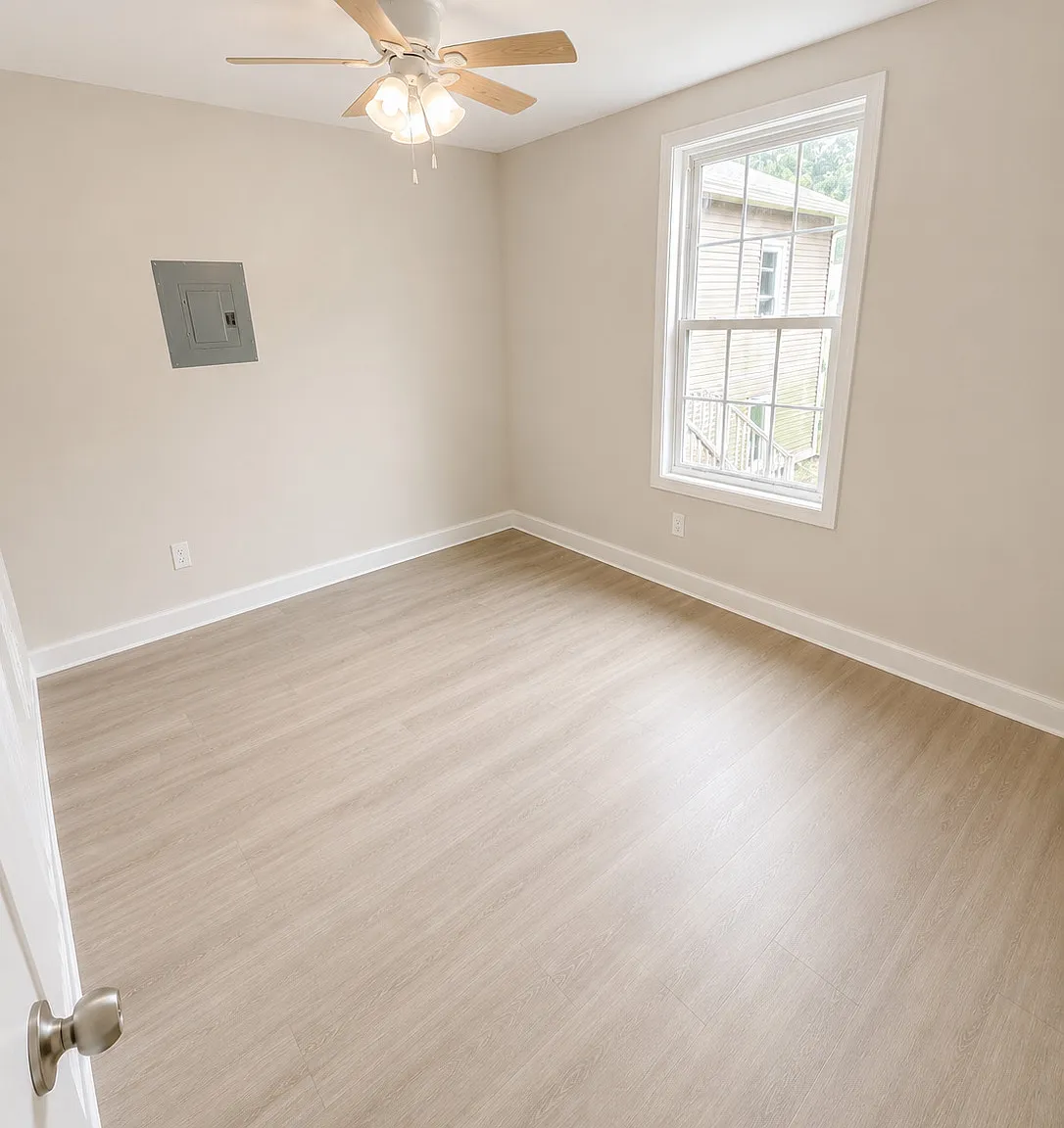 2 bed, 1.0 bath, 8963 sqft, $2,050 — Photo 4