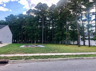23 Hancock Ln, Berlin, NJ 08009