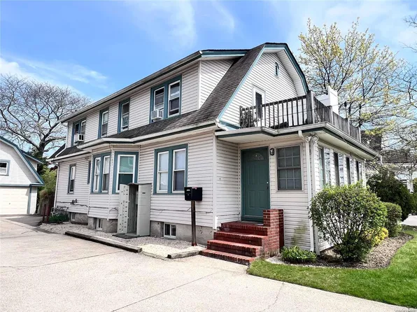 4 Bay Front Drive, Baldwin, NY 11510