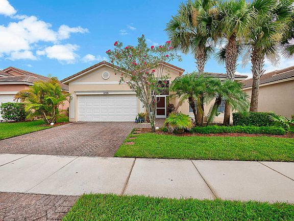 4th image of 10981 SW Dunhill Ct