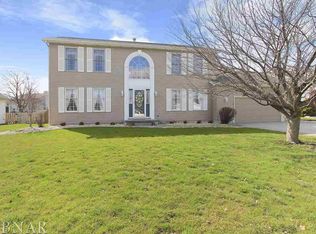 2 Ravenwood Cir, Bloomington, IL 61704