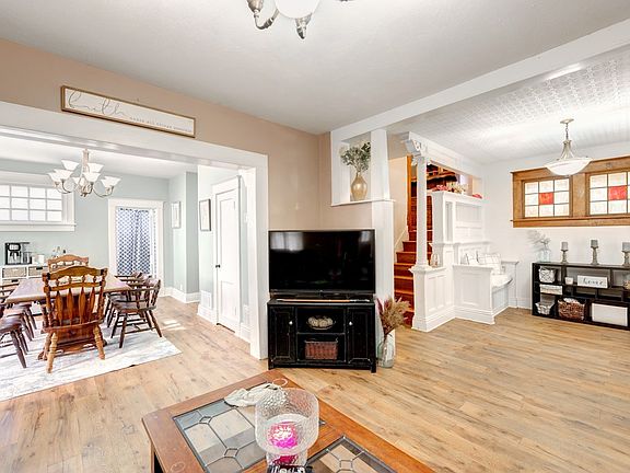 5th image of 707 W Iron Ave