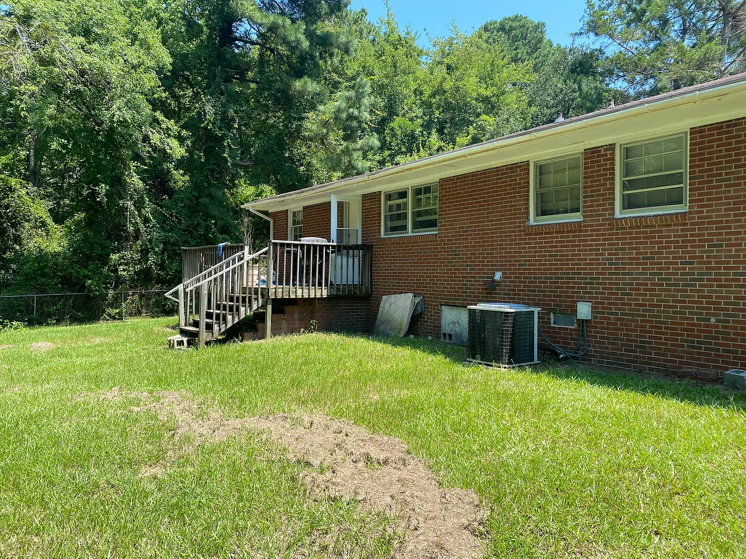 3 bed, 1.5 bath, 1418 sqft, $1,500 — Photo 3