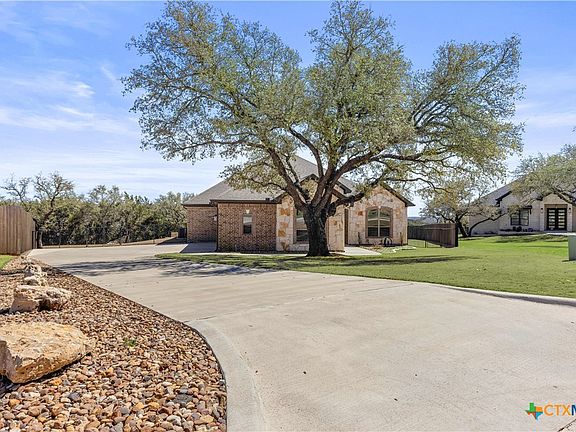 3rd image of 3208 Waggoner Dr