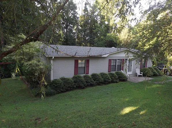 240 Pruitt Dr, Fieldale, VA 24089