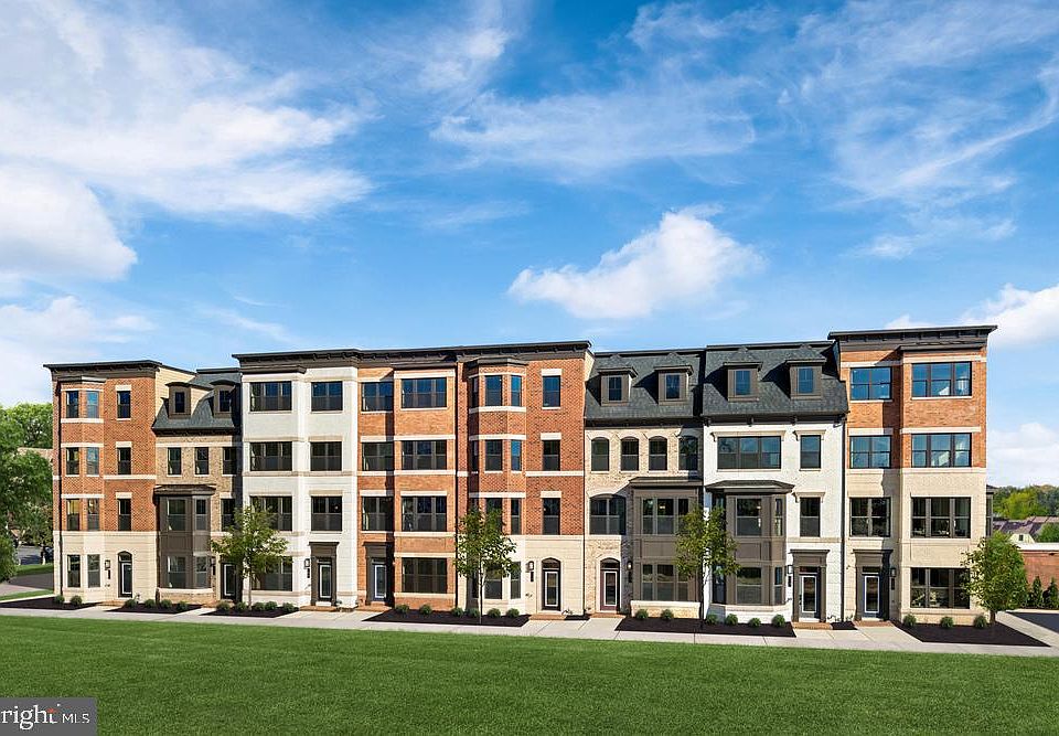 1st image of 116 Market Sq NW Lot B
