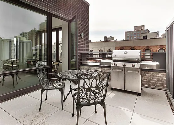 Rented by Warburg | media 25