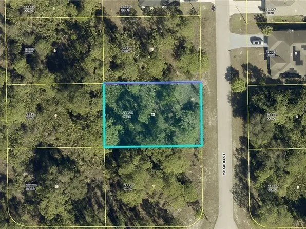 1817 Yoakum St, Lehigh Acres, FL 33972