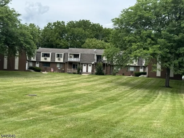 3331 State Route 94 APT 3, Hamburg, NJ 07419