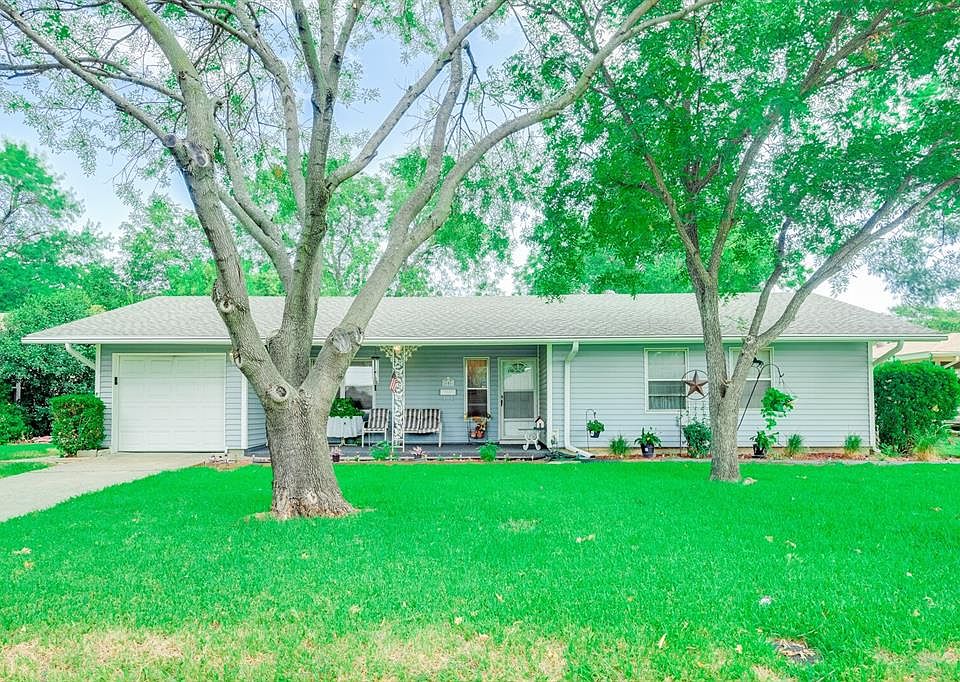 1st image of 608 Hodges Dr