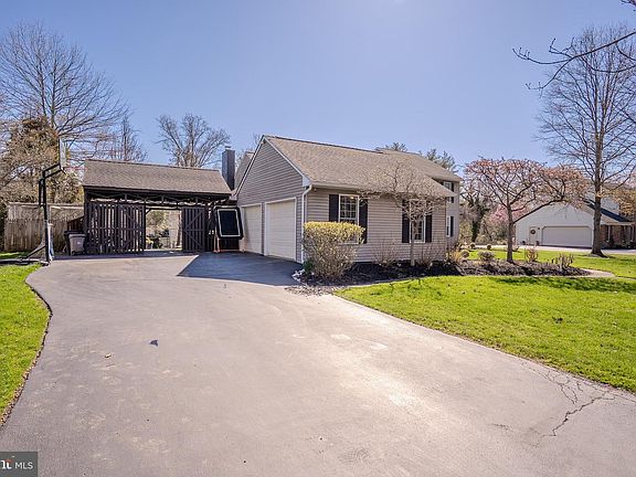 3rd image of 29 Suffolk Ln