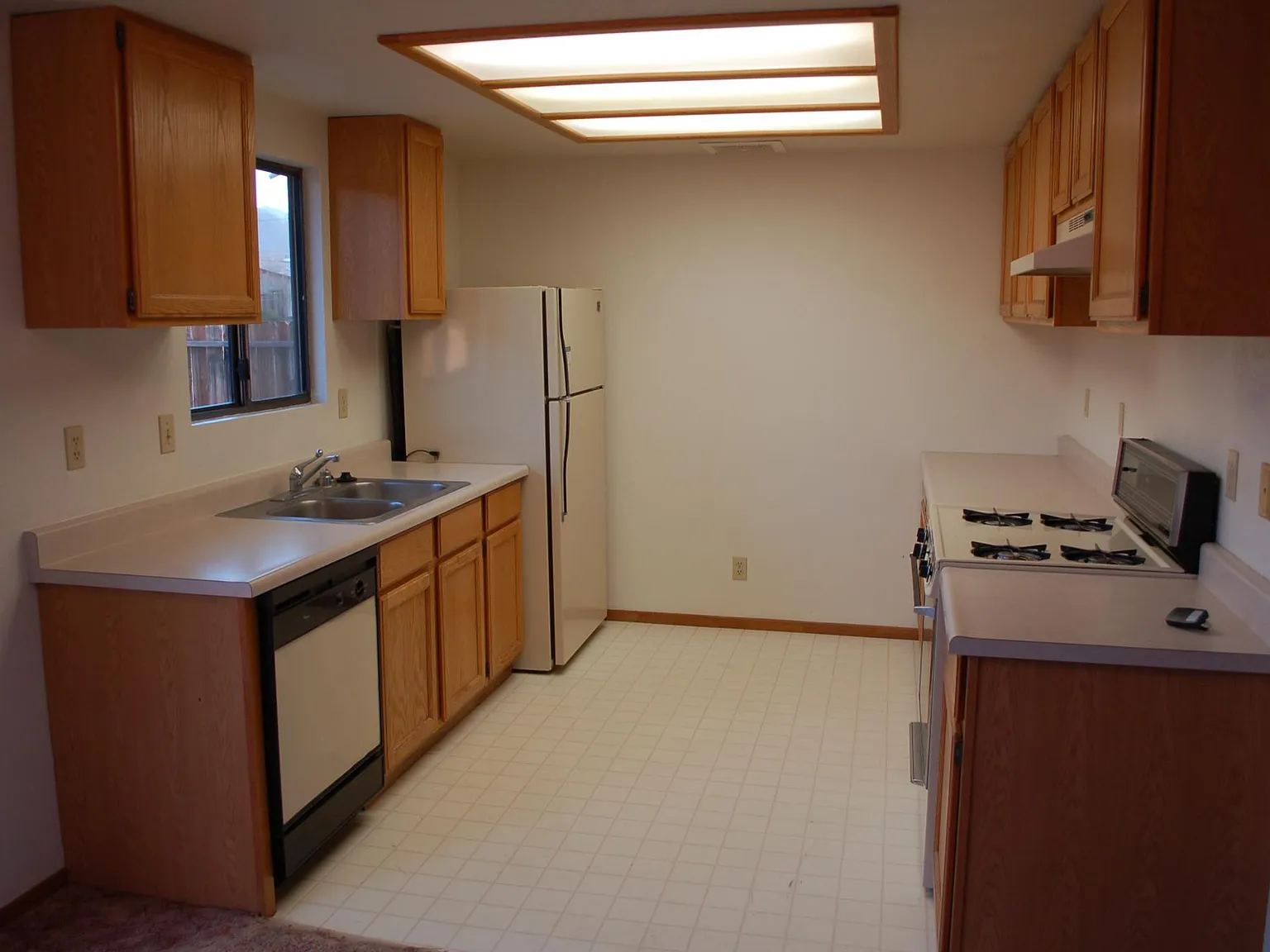 2 bed, 1000 sqft, $1,495 — Photo 3