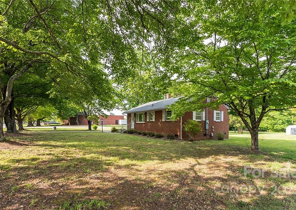 7605 Summerfield Rd, Summerfield, NC 27358 Zillow