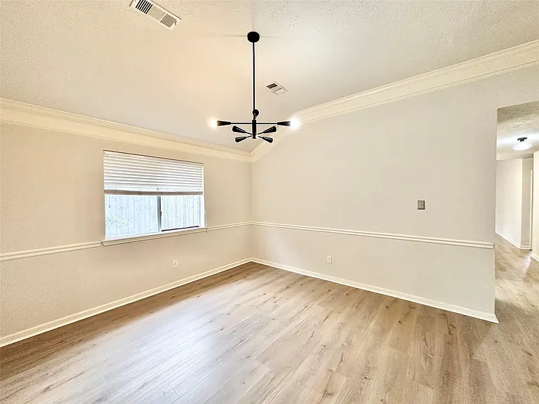 3907 Crystal Pass Ct — Photo 5
