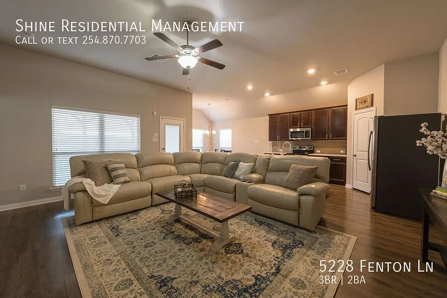 Building Photo - 5228 Fenton Ln