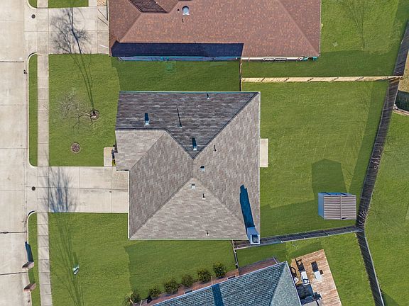 4th image of 1312 Annalea Dr
