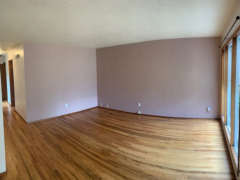 4135 SE Tibbetts St — Photo 2