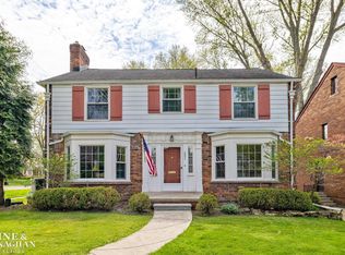 251 Merriweather Rd, Grosse Pointe Farms, MI 48236