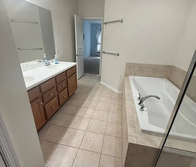 1812 Emerald Dr S — Photo 12