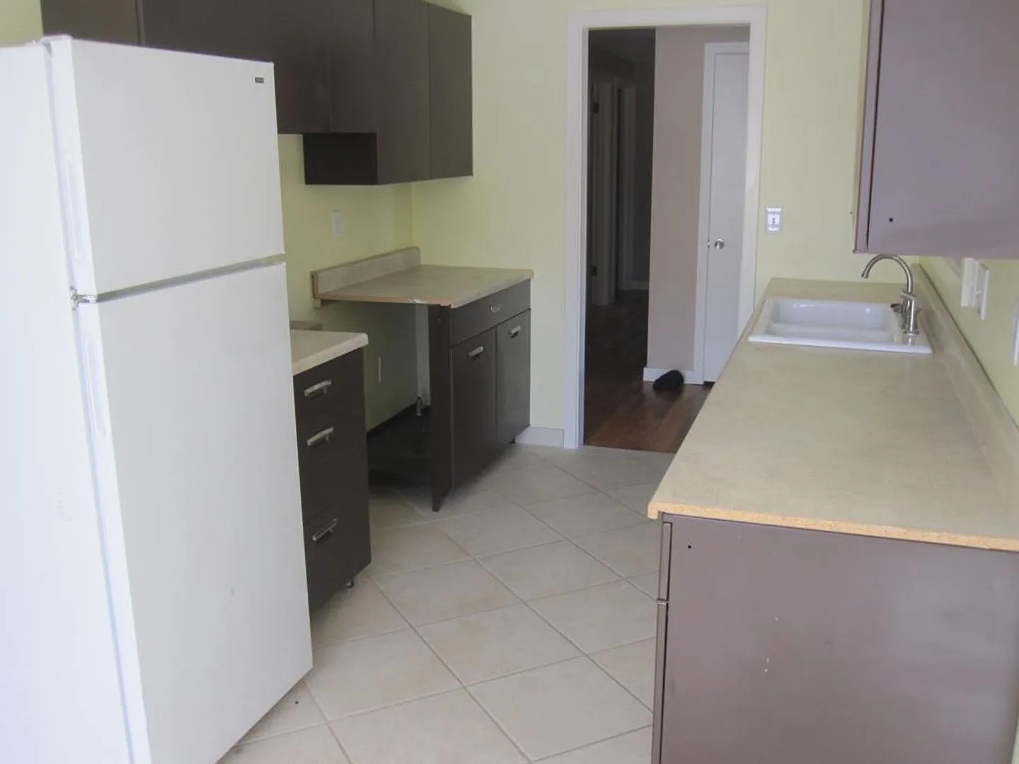 3 B / 1 B Home in La Vista Park — Photo 4