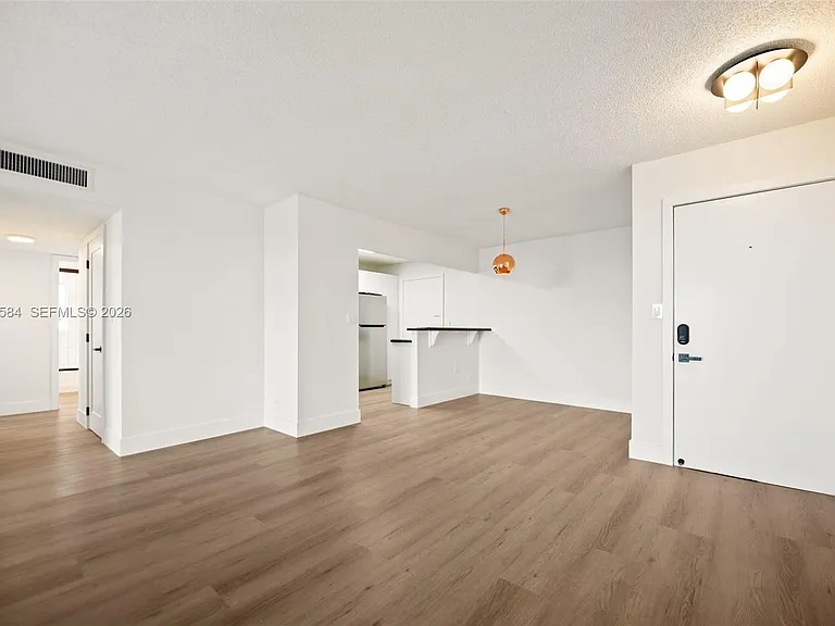 8107 SW 72nd Ave #413E — Photo 6