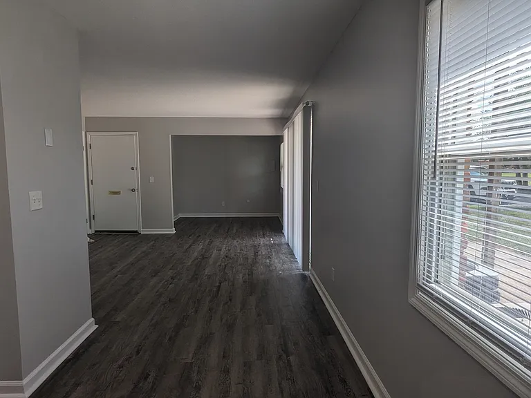 601 Hermitage Ct — Photo 30