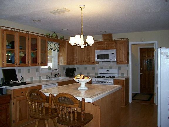3rd image of 1427 Lilac Ave