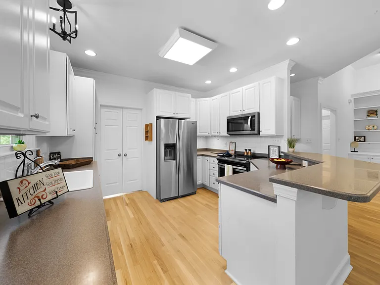 42 Cheswick Pl — Photo 7