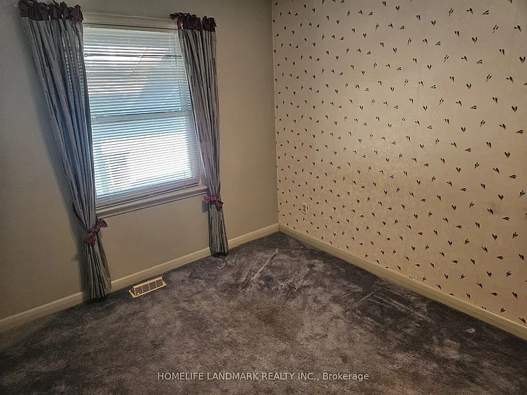 147 Fitzgibbon Ave #MAIN — Photo 32