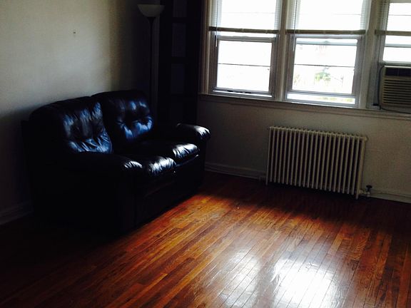 2nd image of 24-15 High St