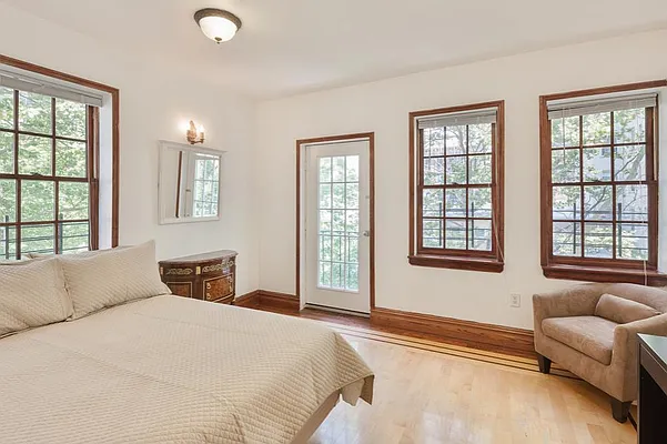 Rented by Leslie J. Garfield | media 19