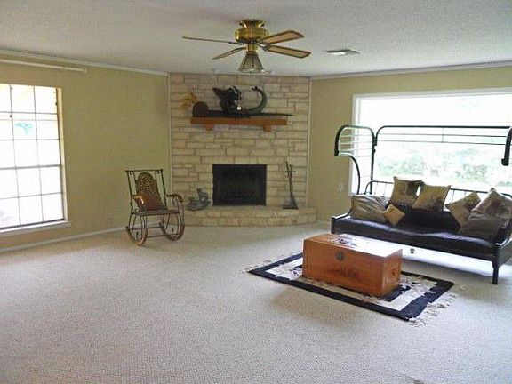 5th image of 376 Leisure Ln
