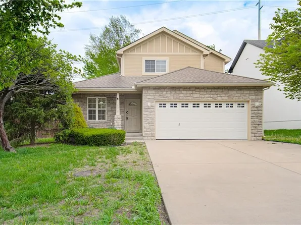4317 Ironwood Dr, Leavenworth, KS 66048