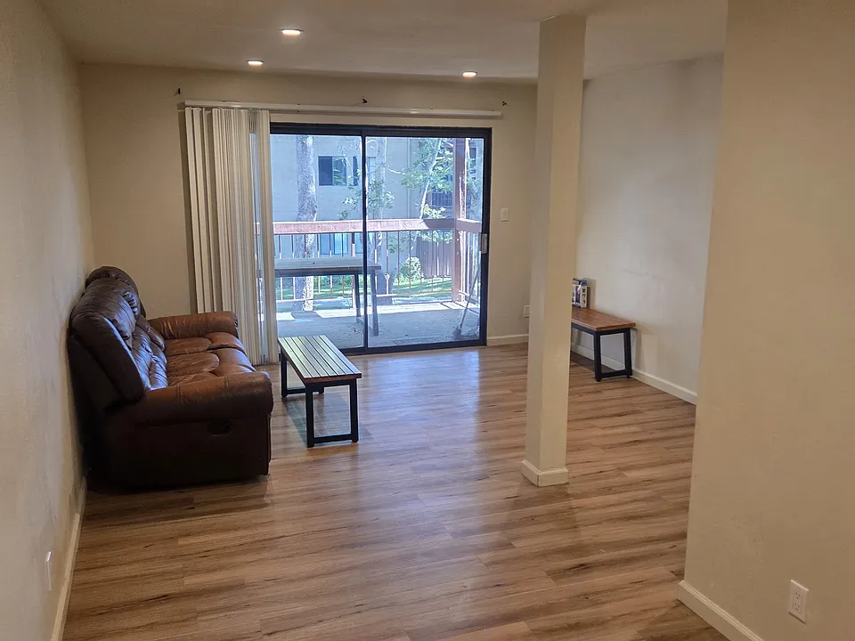 2955 Lakeside Dr #224