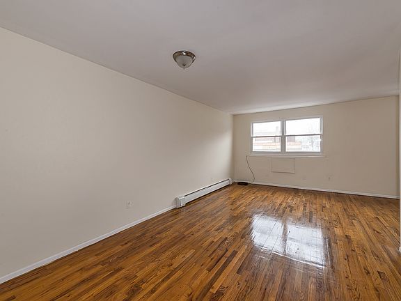 5th image of 6271 Woodhaven Blvd