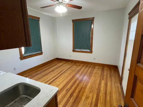 227 S Professor St, Oberlin, OH 44074