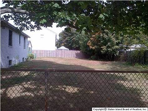 2nd image of 3 Simmons St