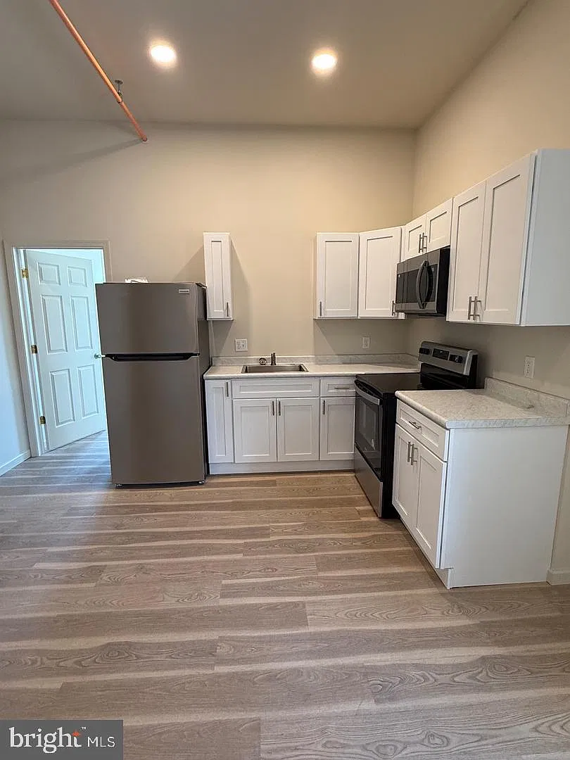 1 bed, 1.0 bath, 900 sqft, $900 — Photo 3