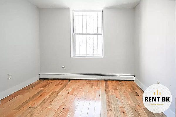 2nd image of 11 Gunther Pl #2RR