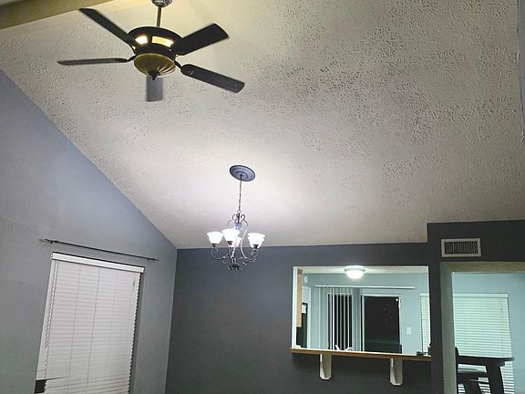 3rd image of 909 Shadow Creek Dr